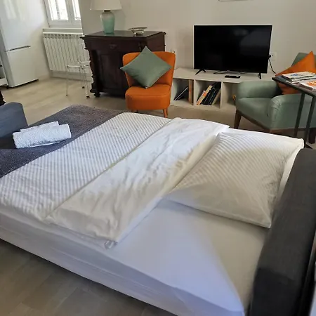 Secret Garden With Private Parking Space * Abbázia