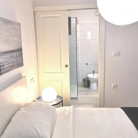 Secret Garden With Private Parking Space Apartman