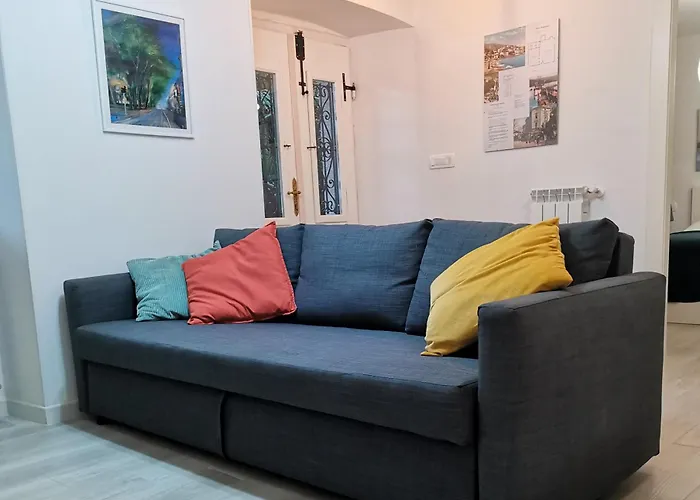 Secret Garden With Private Parking Space * 奥帕提亚