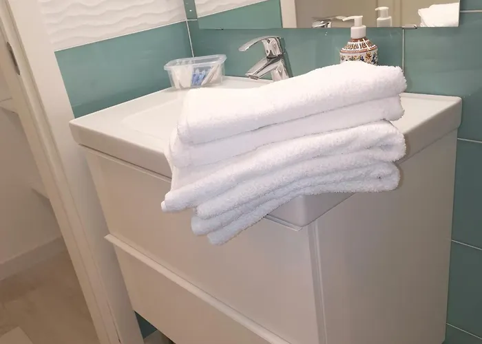 Secret Garden With Private Parking Space